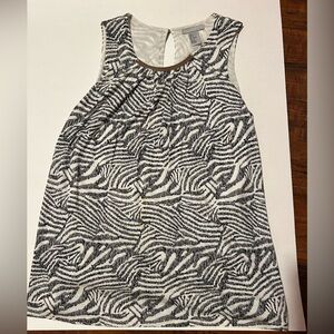 H&M women’s small Black and White Patterned Sleeveless Top